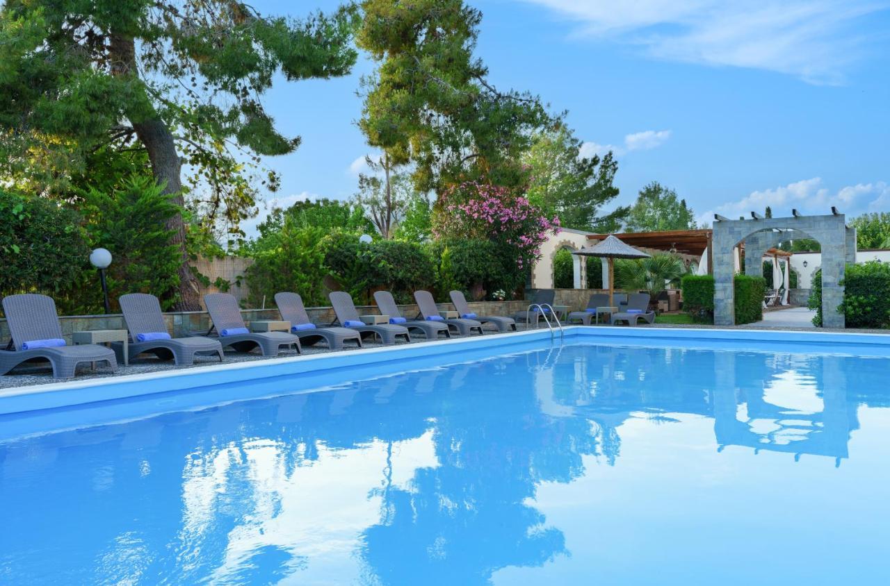 Stefania Hotel Amarynthos Buitenkant foto